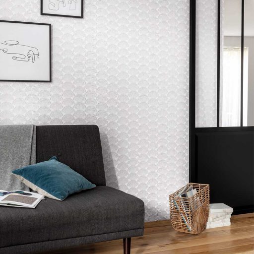 Caselio Scarlett 100490198 PEARL Natur legyezőminta világos szürkésfehér csillogó ezüst tapéta