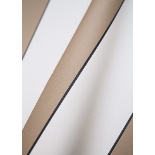 Minimalista és stílusos csíkos design arany vonallal kiemelve fehér bézs és arany tónus tapéta