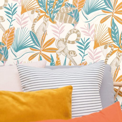 trópusi lombozat lemurokkal fehér narancs zöldeskék rózsaszín barna csillogó fémes fény tapéta