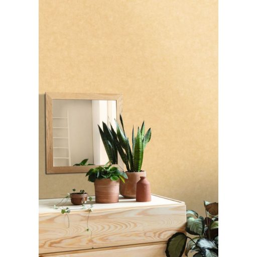 Betonhatású enyhén texturált minta gyönyörű effektek homoksárga tónus tapéta