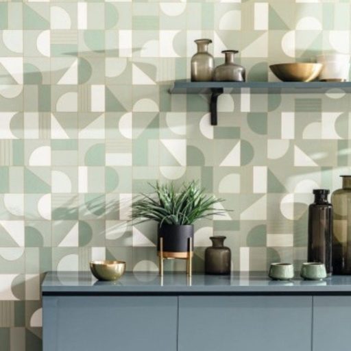 Caselio Labyrinth 102107024  PUZZLE Geometrikus minden elemet a helyére mandulazöld krémfehér arany tapéta