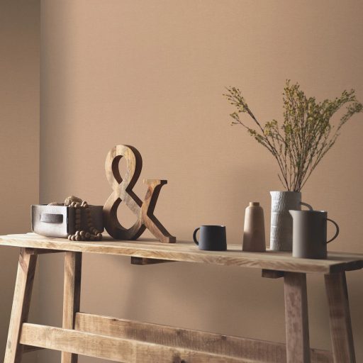 Letisztult és elegáns textilhatású egyszínű minta karamellbarna/capuccino tónus tapéta