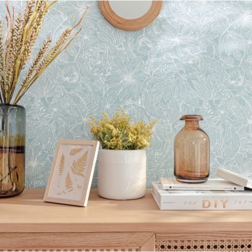 Buja felnagyított sűrű trópusi virágmotívum füstkék fehér tapéta