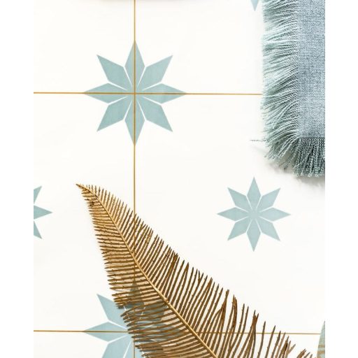 Retro stílusú dekoratív csempemotívum fehér füstkék fémes arany tapéta