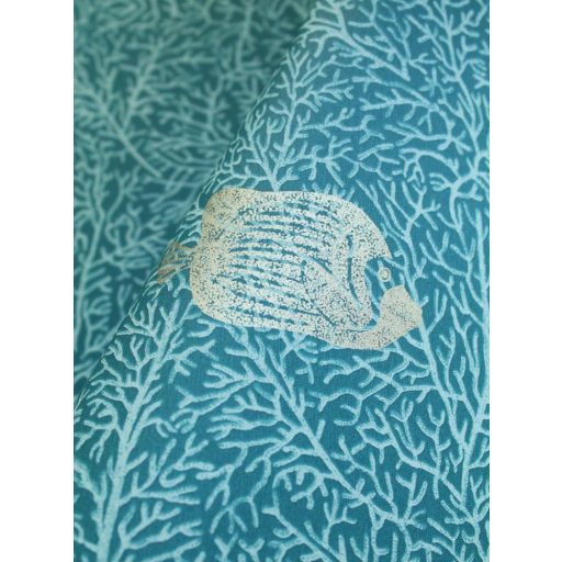 Tengeri hangulatú elbűvölő design - kis halakkal és korallokkal éjkék krémfehér és arany tónus fémes hatás tapéta