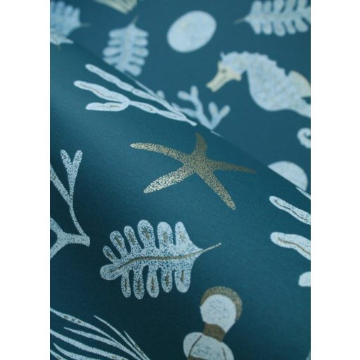 Ez mindent visz! Tengeri életkép csikóhalakkal korallokkal kagylókkal... kék fehér és arany tónus fémes hatás tapéta