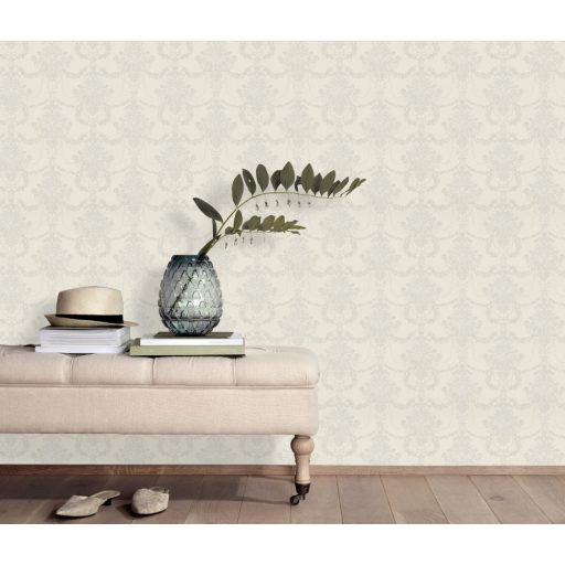 Finoman kidolgozott klasszikus barokk díszítőminta krém/krémszürke és ezüst tónus tapéta