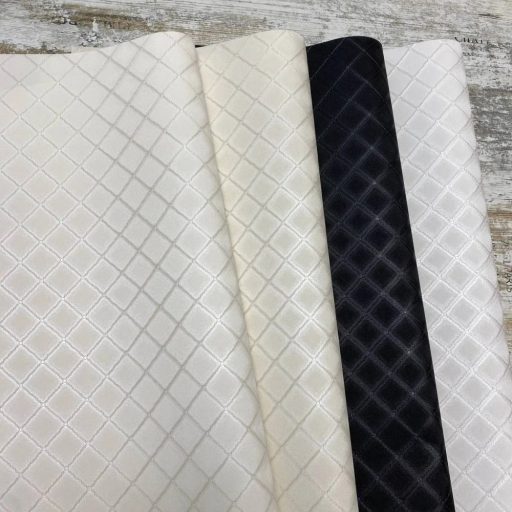 Damaszt hatású klasszikus káróminta fehér szürke és ezüst tónus tapéta