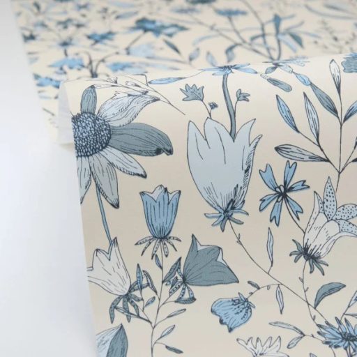 Herbárium! Mezei vadvirágok és pitypangok botanikai mintája fehér égszínkék és porcelánkék tónus tapéta