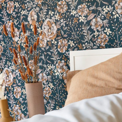 Francia kert ihlette finom metszésű virágok rózsák éjkék fehér rosé fekete arany fémes hatás tapéta