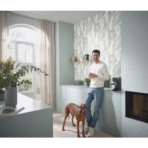 Absztrakt levélmintára emlékeztető grafikus design törtfehér kék zöld és arany tónus fémes hatás tapéta