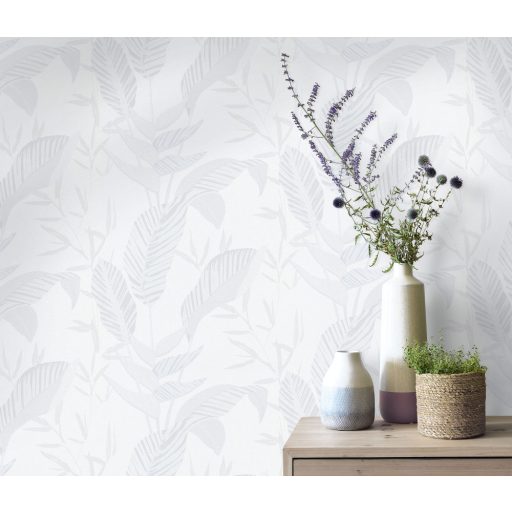 Monstera levelek filigrán ágakkal trópusi motívum fehér világosszürke és fehérezüst tónus fémes hatás tapéta