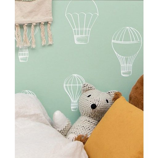 Kalandos utazás hőlégballonnal mentazöld fehér tapéta