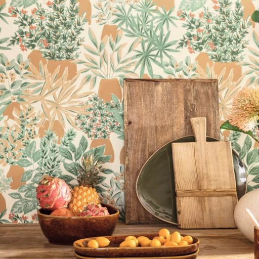 Thalia a virágzás istennőjének pompás növény és virágmintája krém homokszín zöld tapéta