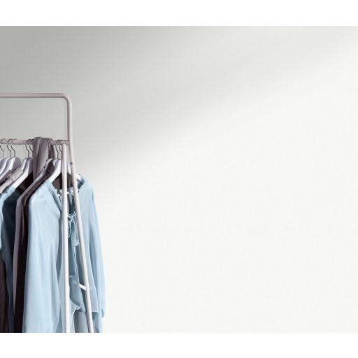 Finoman strukturált vonalkázott egyszínű minta fehér tónus csillámló hatás tapéta