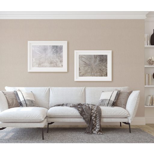 Finoman strukturált vonalkázott egyszínű minta bézs tónus csillámló hatás tapéta