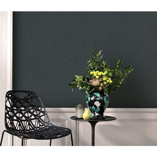 Finoman strukturált vonalkázott egyszínű minta fekete és szüstszürke tónus csillámló hatás tapéta