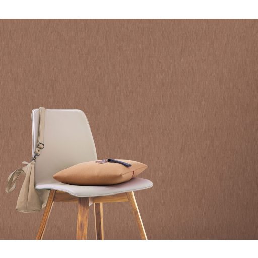 Finoman strukturált vonalkázott egyszínű minta bronz/bronzbarna tónus csillámló hatás tapéta