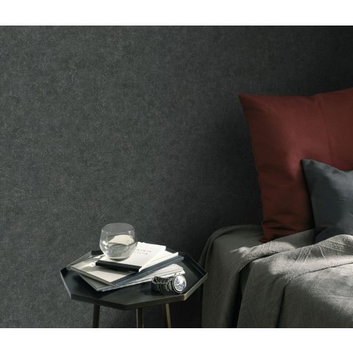 Monokróm karcolt kopott vakolatminta sötétszürke és fekete tónus fémes hatás tapéta