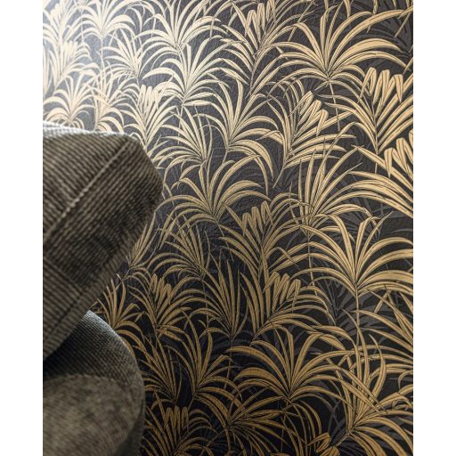 Az Art Deco az elegáns botanikai mintákról is szól - finom rajzolatú pálmalevelek antracitszürke fekete és arany tónus fémes fény tapéta