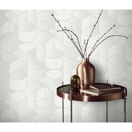 Kifinomult grafikus minta váltakozó vonal és beton struktúra háttéren törtfehér szürke és ezüst tónus fényes mintarészletek tapéta