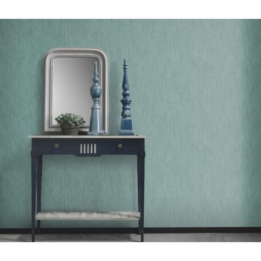 Finom vonalstruktúrájú fémes hatású egyszínű minta zöld/türkiz és sötétzöld tónus enyhe fény tapéta