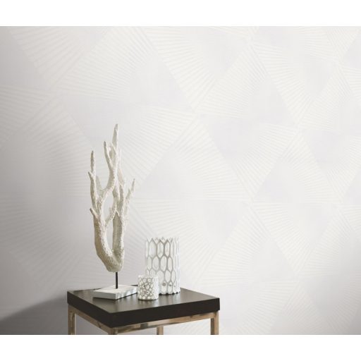 Legyezőszerűen megformált nagyléptékű háromszögek 3D mintája fehér/törtfehér tónus finom mintafény tapéta