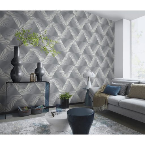 Legyezőszerűen megformált nagyléptékű háromszögek 3D mintája szürke ezüst és fehérezüst tónus finom mintafény tapéta