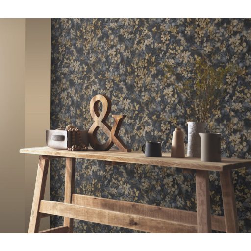 Finom ágakon nyíló varázslatos bodzavirágok a reggeli harmatban fekete kék barna és sárgás/aranybarna tónus tapéta