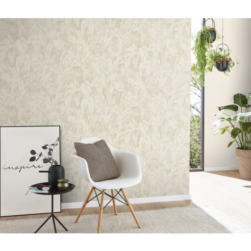 Akvarell festésű buja trópusi lombok levélzete finom fényben krém és bézs tónus tapéta