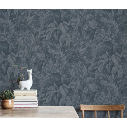 Akvarell festésű buja trópusi lombok levélzete finom fényben kék szürkéskék és sötétkék tónus tapéta