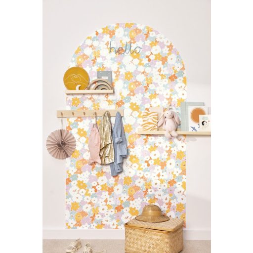 Még több virágfelhőt alkotó kis virág krémfehér türkizkék sokszínű tónus és fémes arany tónus tapéta