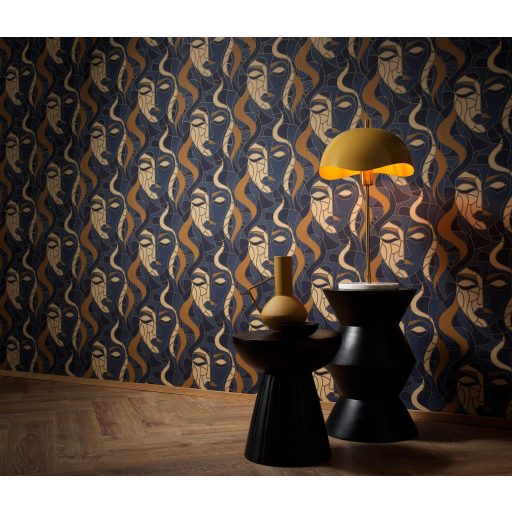 Modern művészi női arc ábrázolás art deco jegyekkel kék sötétkék bézs és aranysárga/barna tónus tapéta