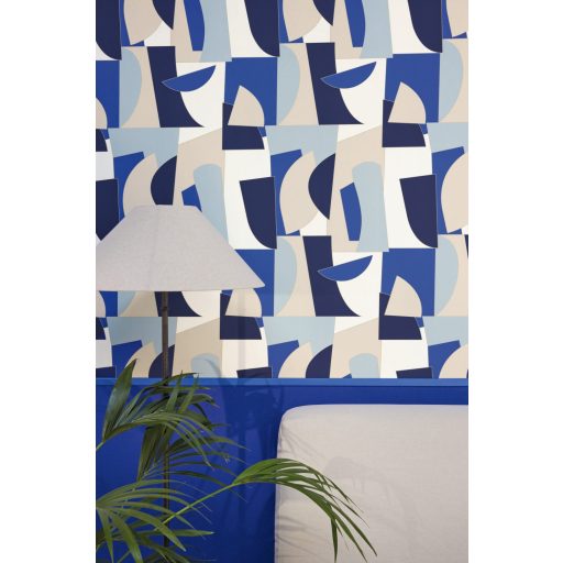 Művészi geometriai 3D minta egyenes és lekerekített formák váltakozásával fehér bézs és elektrokék tónus arany kontúrok tapéta