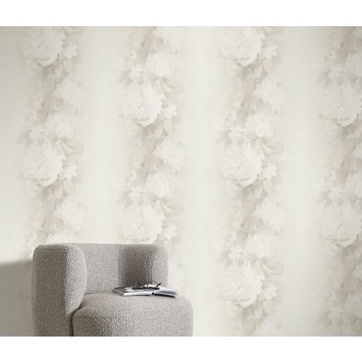 Álmodozva lebegő akvarell peóniák finom textil háttéren krém krémfehér bézs és szürkésbézs tónus csillogó hatás tapéta