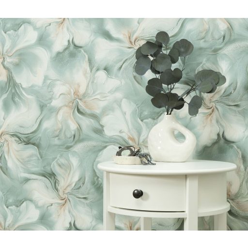 Szinte láthatatlan finoman rajzolt akvarell virág/szirom motívum krémfehér mentazöld és barack/korallszín tónus csiilogó hatás tapéta