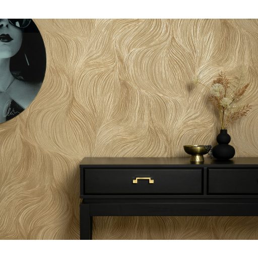 Természetes légies mozgás ritka szépen megörökített pillanata aranybarna karamell krém homok és arany tónus fémes hatás tapéta