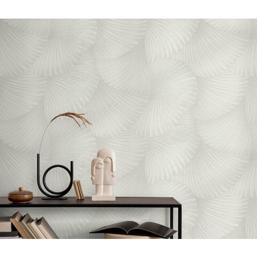 Ívelt sávokból építkező mozgás illúziót keltő dinamikus 3D minta krém/krémfehér eleféntcsont és ezüst tónus fémes hatás tapéta