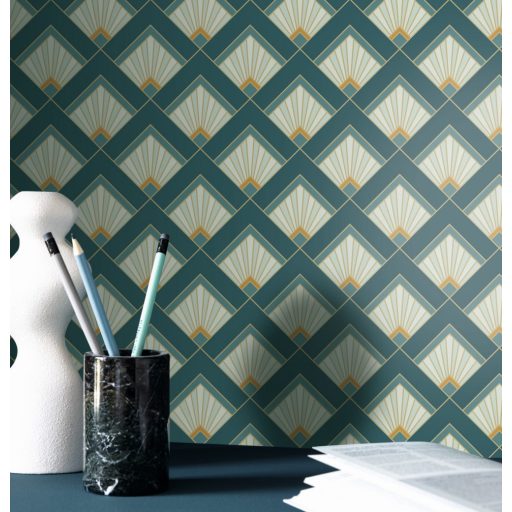 Finom Art deco design kis rombuszokba zárt legyező mintával tengerkék sötétzöld zöldeskék mandula és arany tónus fémes hatás tapéta
