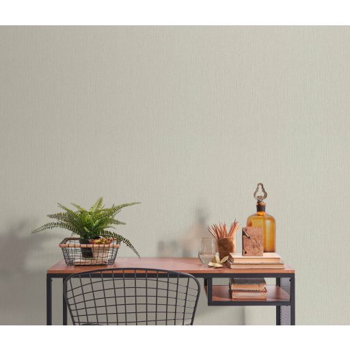 Finom függőleges vonalvezetésű barázdák - egyszínű texturált minta világosbézs/szürkésbézs tónus finom fény tapéta