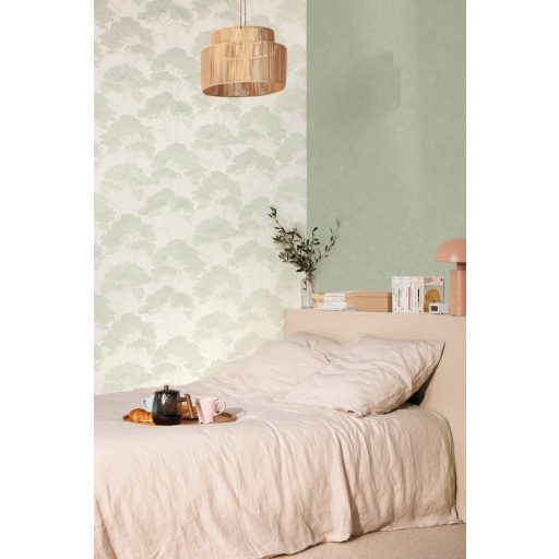 Mediterrán fenyőerdő újragondolt stilizált grafikus megjelenítésben fehér barna és khakizöld tónus finom mintafény tapéta