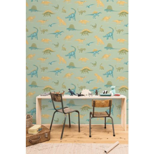 Dinamikus tanulságos és bájos dino fali dekoráció mandulazöld kék zöld és sárga/sárgásbarna tónus gyerektapéta