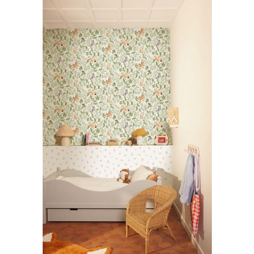 Erdei növény és állatviág finom megközelítésben fehér lombzöld és sokszínű tónus gyerekszobai tapéta