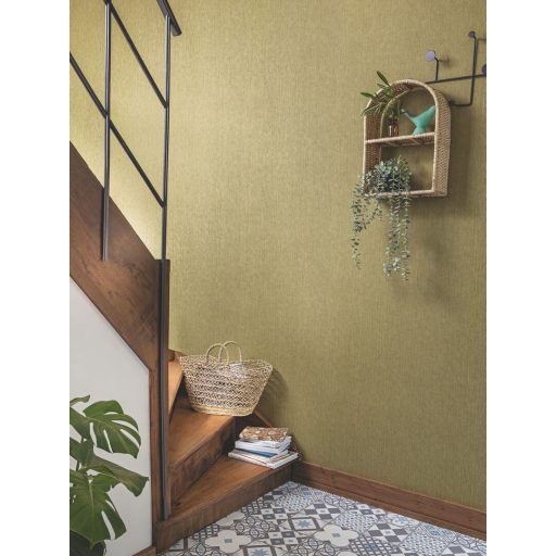 A szizál természetes struktúrája könnyed bordázott megjenítésben földszín khakizöld tónus tapéta