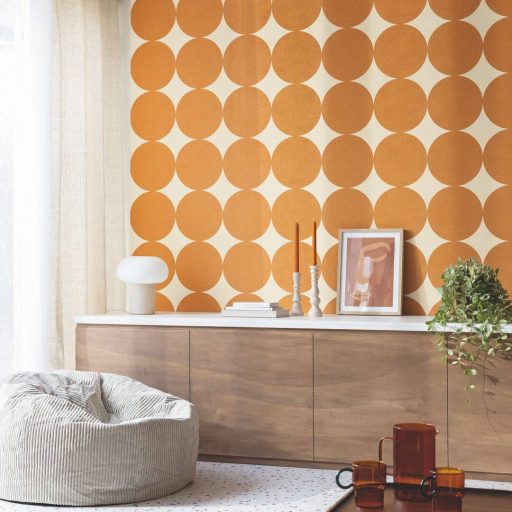 A WOW effektus garantált! XXL méretű körök merész retro mintája törtfehér és narancs tónus tapéta