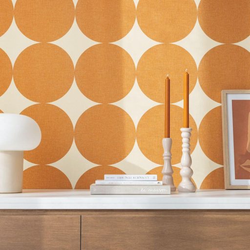 A WOW effektus garantált! XXL méretű körök merész retro mintája törtfehér és narancs tónus tapéta