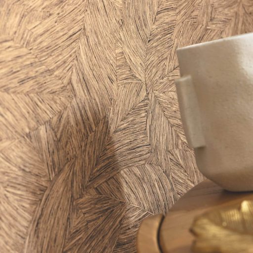 Íves vonalakkal rajzolt absztarkt minimalista levélminta bézs barna és mogyoróbarna tónus tapéta