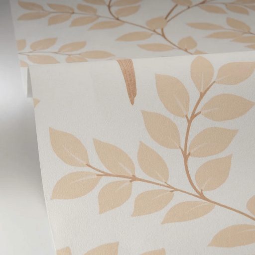 A trópusi képeskönyv legszebb lapja! Leveles ágak papagájokkal krém bézs dióbarna és mogyoróbarna tónus tapéta