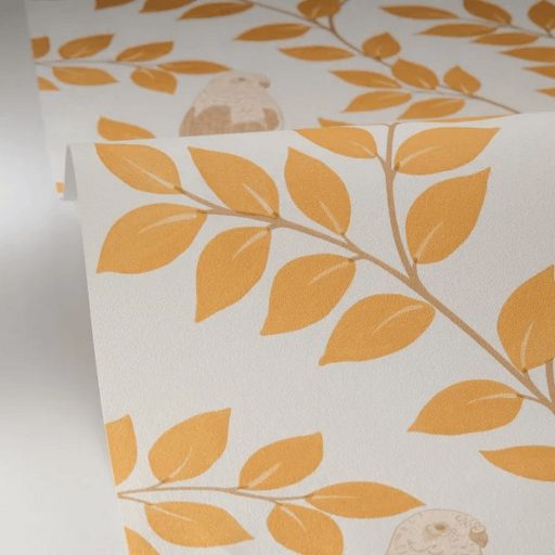 A trópusi képeskönyv legszebb lapja! Leveles ágak papagájokkal fehér bézs okkersárga és barna tónus tapéta