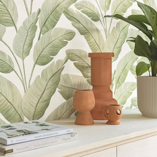 Festett hatású botanikailag hiteles banánlevelek XXL mintája törtfehér zöld és mandulazöld tónus tapéta